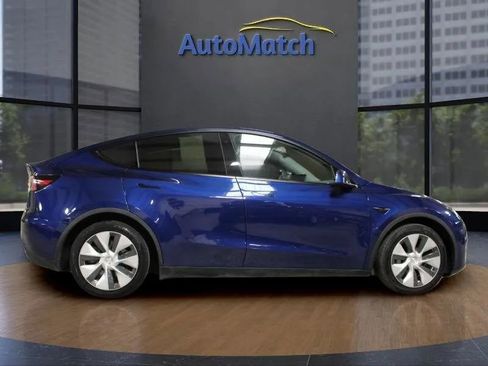 Used 2021 Tesla Model Y Long Range image 12