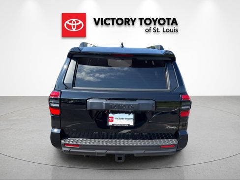 Used 2026 Toyota 4Runner SR5 AWD/4WD image 4