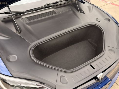 Used 2025 Tesla Model S image 8