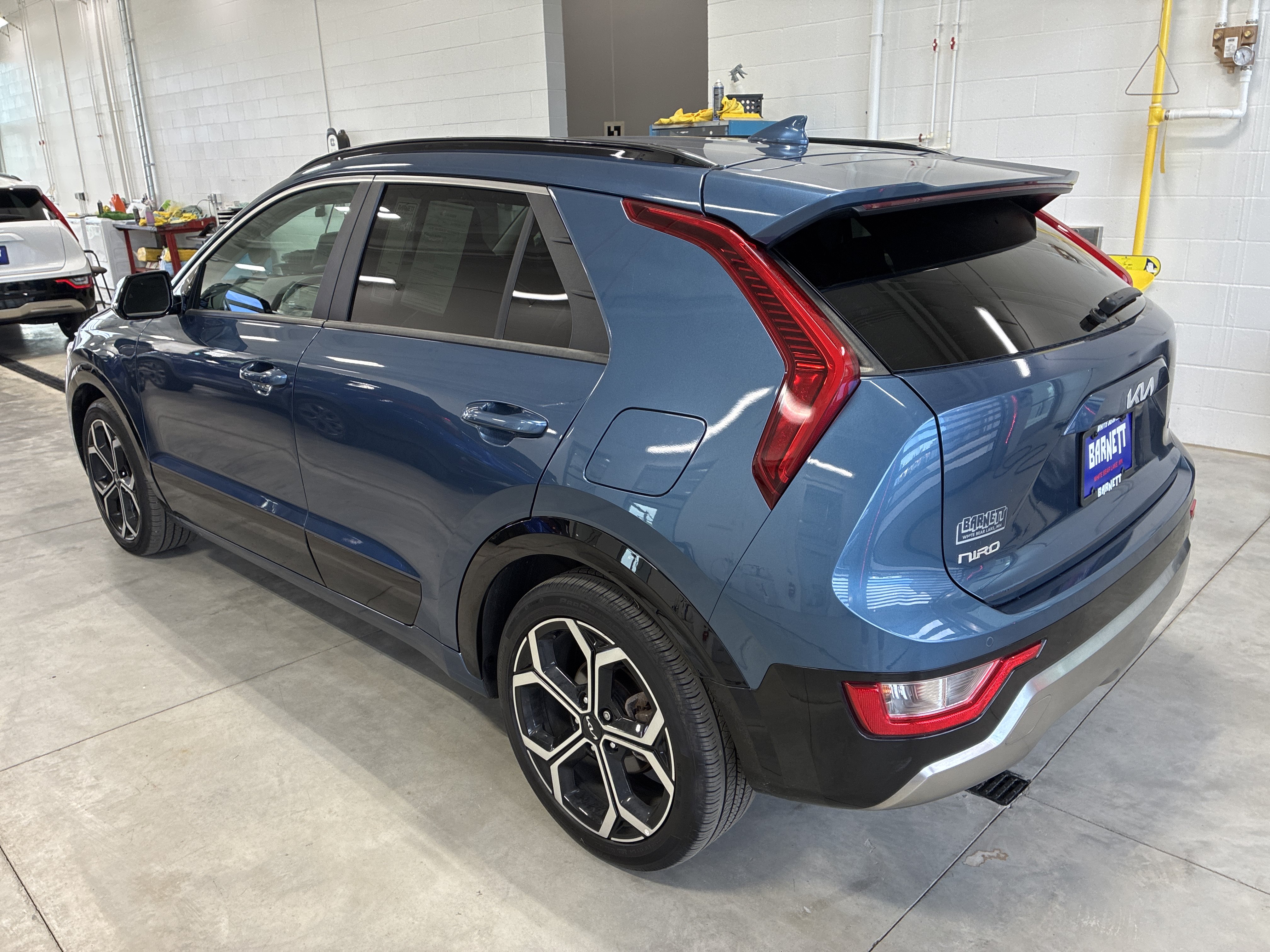Certified 2023 Kia Niro EX Touring FWD image 4