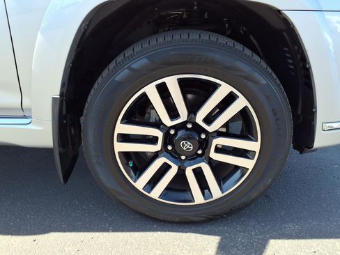 Used 2019 Toyota 4Runner Limited AWD/4WD image 9
