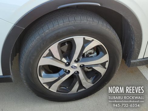 Used 2022 Subaru Outback Touring image 2