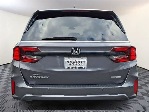 Used 2025 Honda Odyssey Touring image 5