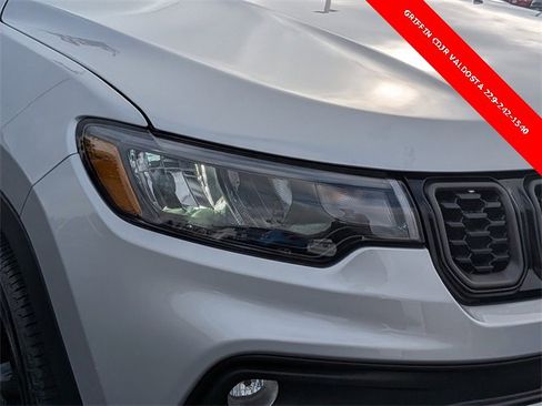 New 2026 Jeep Compass Latitude image 9