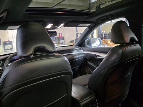 Used 2020 INFINITI QX50 Essential w/ Edition 30 Package FWD image 15