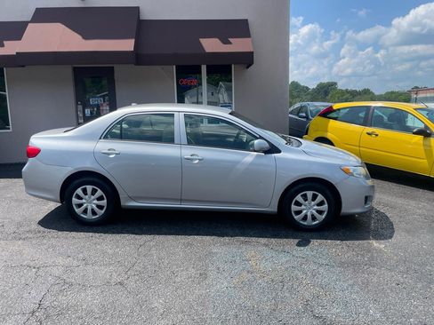 Used 2010 Toyota Corolla FWD image 4