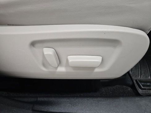 Used 2014 Toyota Highlander Limited image 43