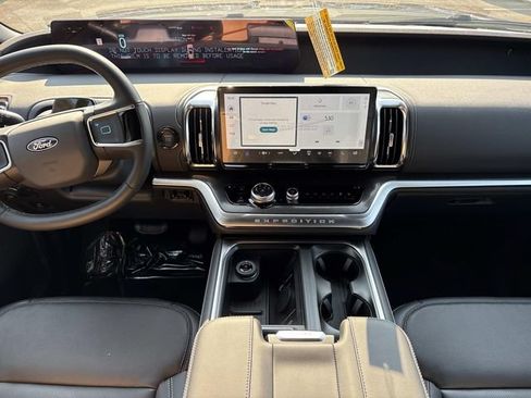 New 2027 Ford Expedition Platinum w/ Stealth Appearance Package AWD/4WD image 15