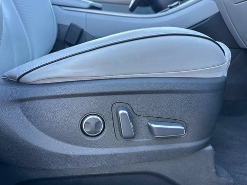 Used 2025 Hyundai Palisade SEL FWD image 23