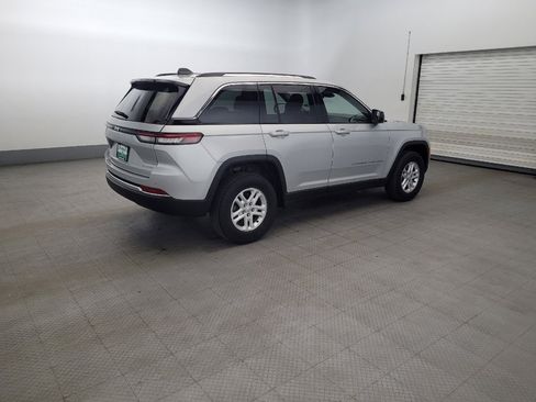 Used 2023 Jeep Grand Cherokee Laredo w/ Luxury Tech Group I AWD/4WD image 10