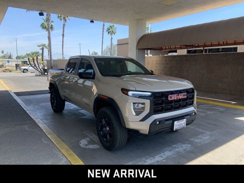 Certified 2023 GMC Canyon Elevation w/ Convenience Package image 3