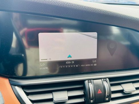 Used 2017 Alfa Romeo Giulia AWD image 24