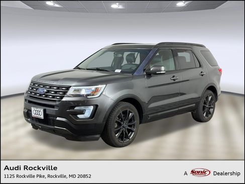 Used 2017 Ford Explorer XLT w/ Equipment Group 202A AWD/4WD image 1