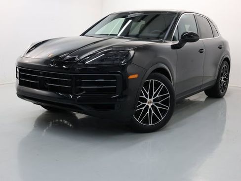 Used 2026 Porsche Cayenne AWD/4WD image 43
