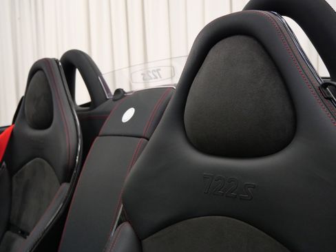 Used 2009 Mercedes-Benz SLR image 24