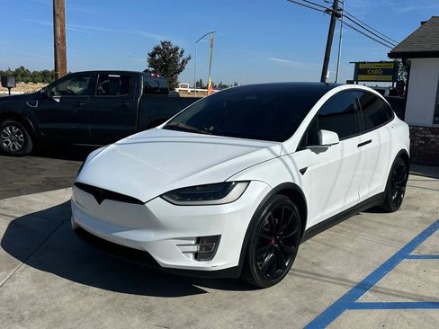 Used 2018 Tesla Model X 75D AWD/4WD image 1