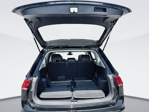 Used 2022 Volkswagen Tiguan SE FWD image 21