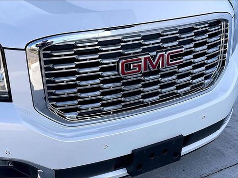 Used 2019 GMC Yukon Denali image 31