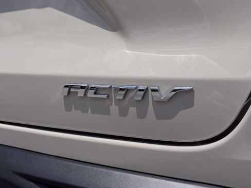 New 2026 Chevrolet Trax ACTIV w/ Sunroof Package FWD image 12