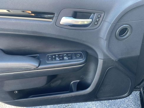 Used 2019 Chrysler 300 S w/ 300S Premium Group 2 RWD image 14