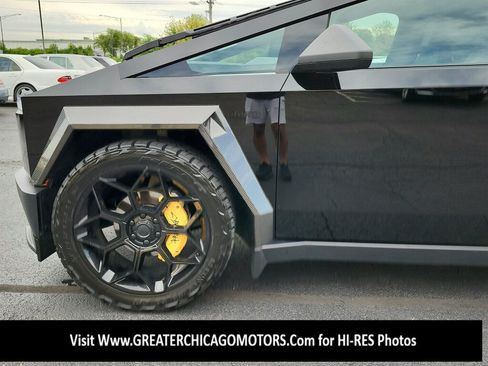 Used 2024 Tesla Cybertruck AWD Crew Cab image 15