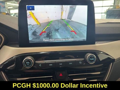 Used 2020 Ford Escape SE image 15