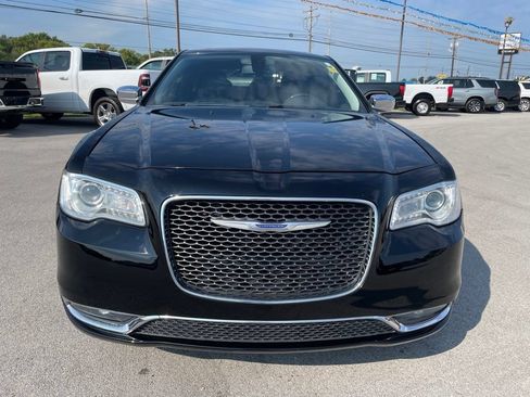 Used 2020 Chrysler 300 Limited AWD/4WD image 2