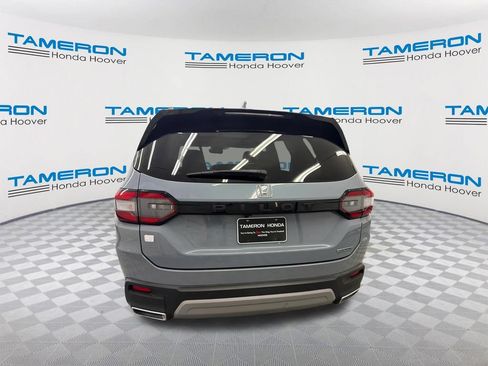 Used 2023 Honda Pilot Touring image 4