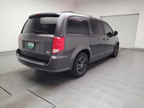 Used 2019 Dodge Grand Caravan GT FWD image 9