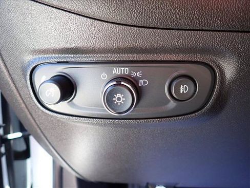 Used 2021 Chevrolet Equinox LT AWD/4WD image 16