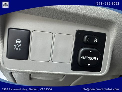 Used 2012 Toyota Corolla LE FWD image 14