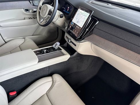 New 2026 Volvo XC90 T8 Ultra image 16