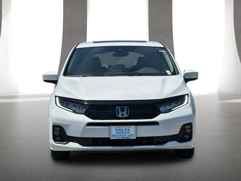 New 2026 Honda Odyssey Touring image 9