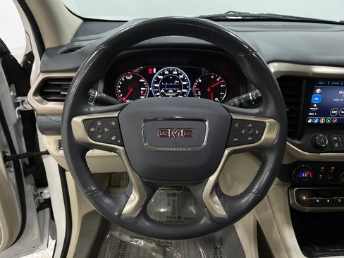 Used 2021 GMC Acadia Denali w/ Denali Technology Package image 21