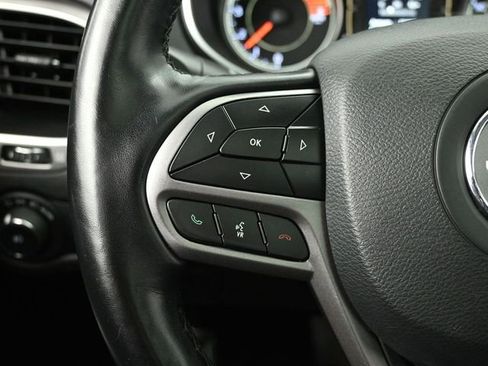 Used 2021 Jeep Cherokee Latitude Lux w/ Sun & Sound Group image 24