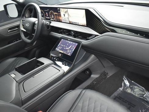 Used 2025 INFINITI QX80 Autograph w/ Autograph Exterior Package image 37