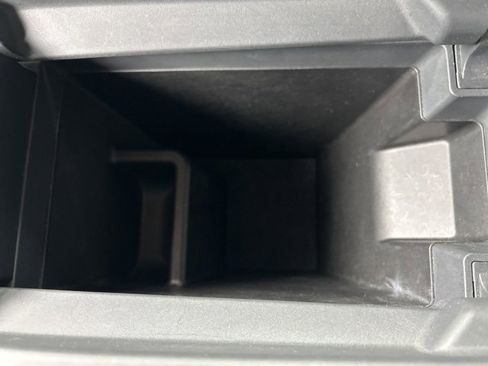 Used 2022 Nissan Rogue SV image 36