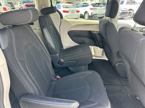 Used 2022 Chrysler Voyager LX FWD image 34