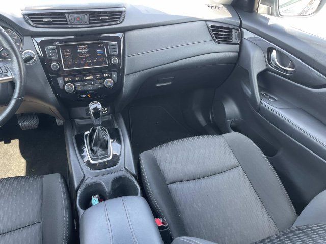 Used 2020 Nissan Rogue SV FWD image 15