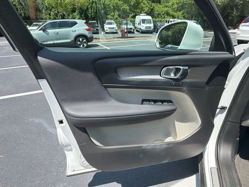 Used 2023 Volvo XC40 B5 Plus w/ Protection Package Premier AWD/4WD image 23