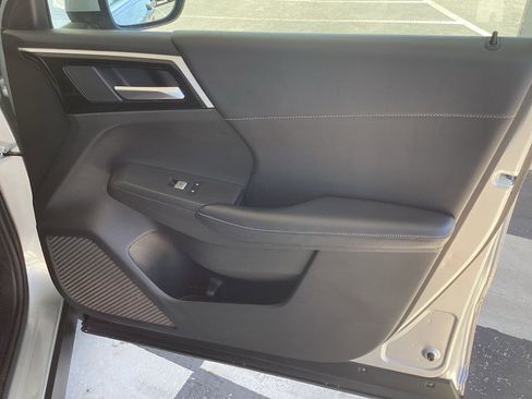 Used 2024 Mitsubishi Outlander SE Black Edition AWD/4WD image 24