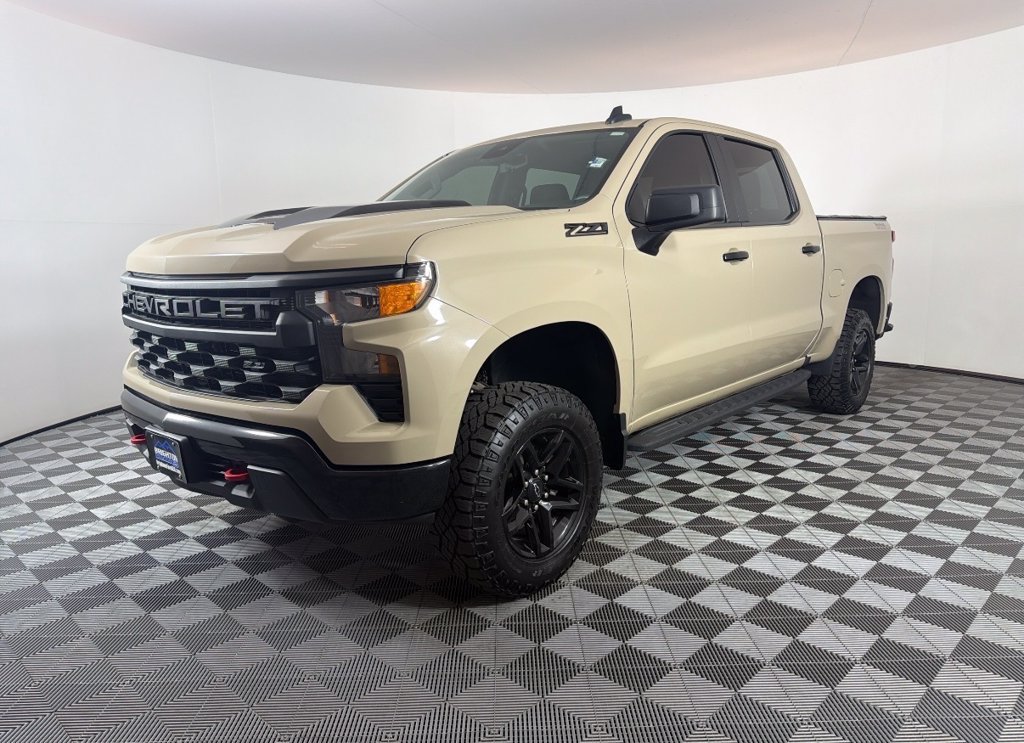 Used 2023 Chevrolet Silverado 1500 Custom Trail Boss w/ LPO, Dark Essentials Package AWD/4WD image 7