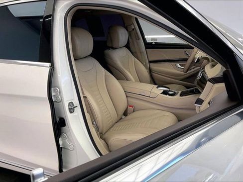 Used 2019 Mercedes-Benz S 560 Sedan image 6