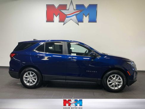 Used 2022 Chevrolet Equinox LT image 1