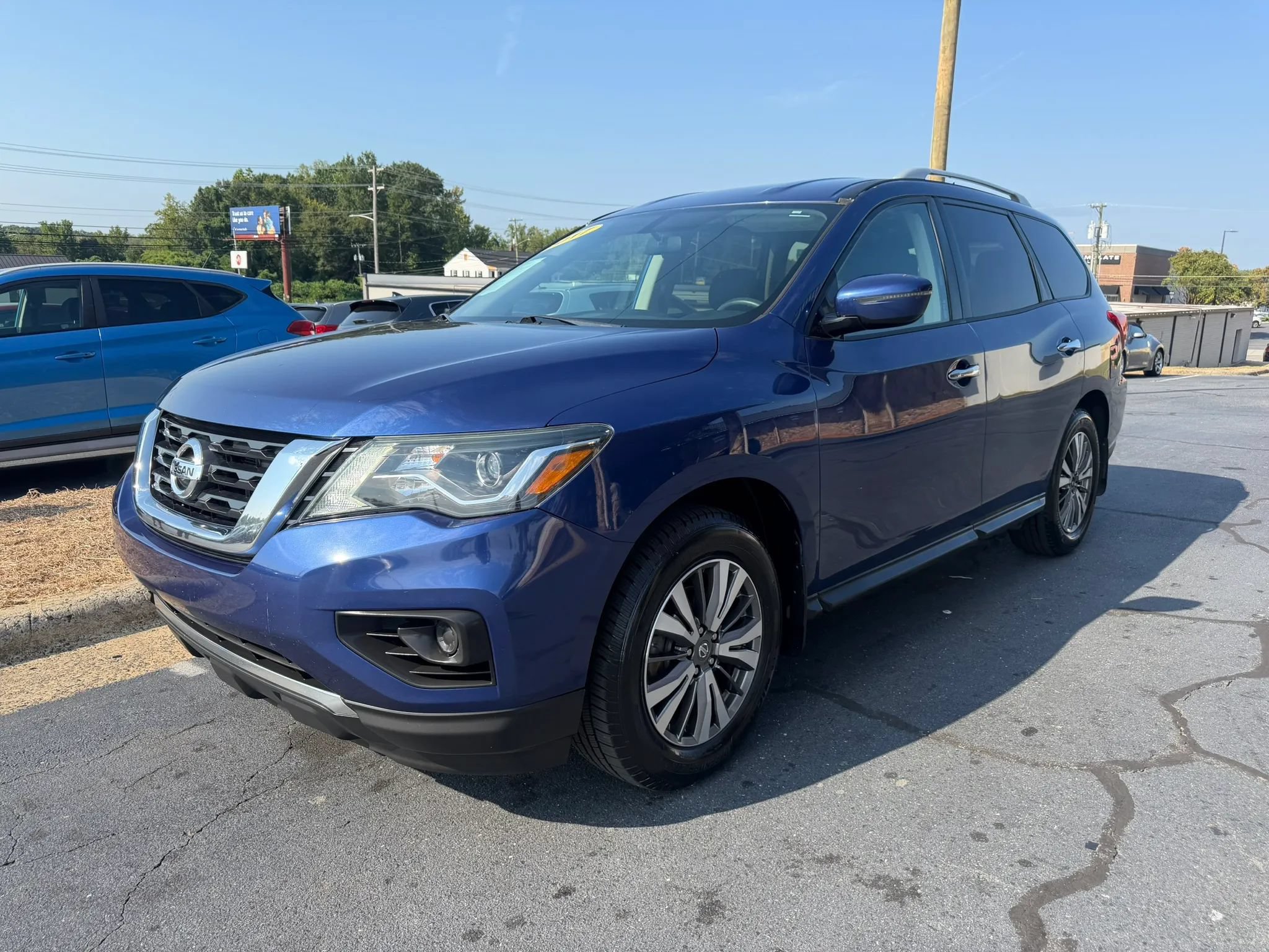 Used 2017 Nissan Pathfinder S AWD/4WD image 3