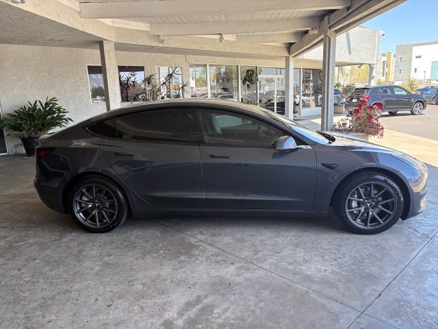 Used 2019 Tesla Model 3 Standard Range Plus RWD image 2
