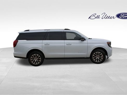 Used 2025 Ford Expedition Max Platinum image 4