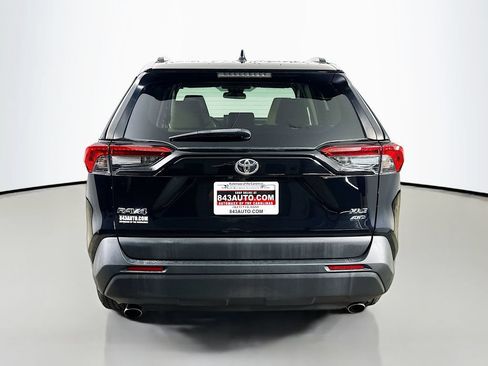 Used 2022 Toyota RAV4 XLE AWD/4WD image 6