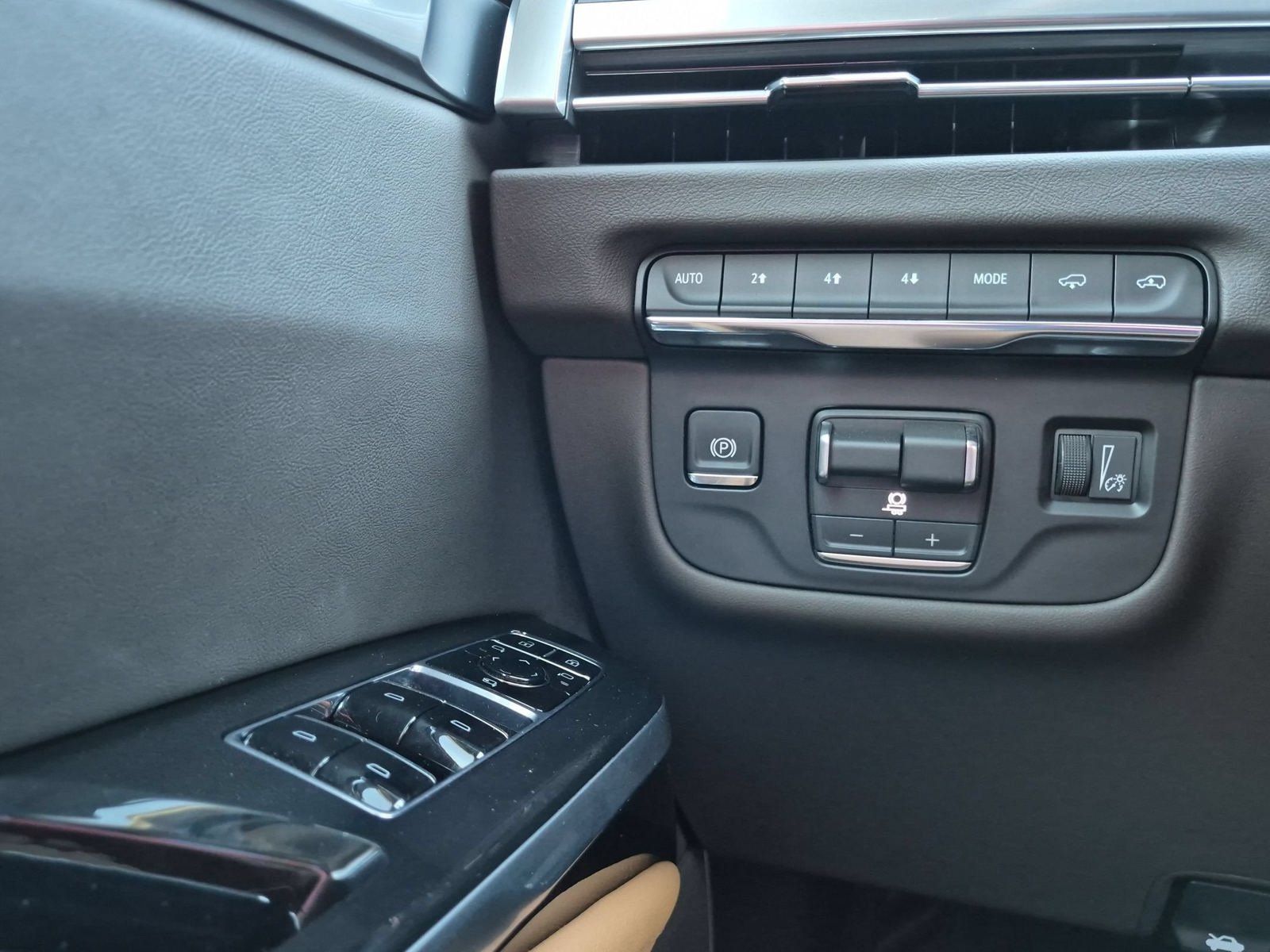 Used 2026 Cadillac Escalade Luxury w/ Touring Package AWD/4WD image 16