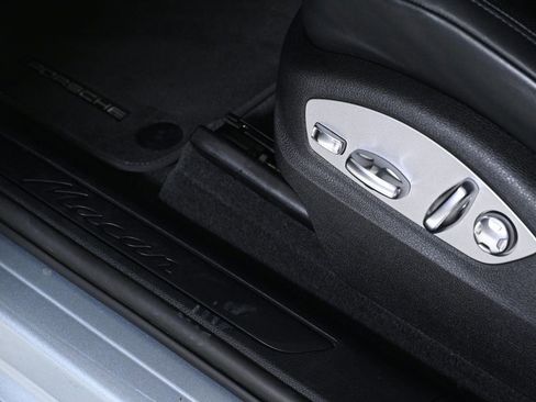 Certified 2024 Porsche Macan image 24